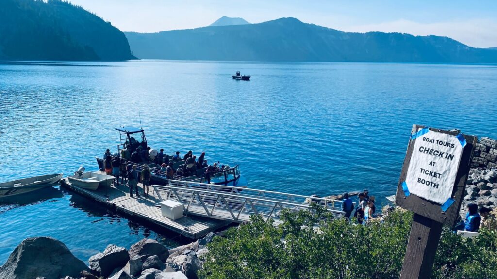 Boat tour to Wizard Island