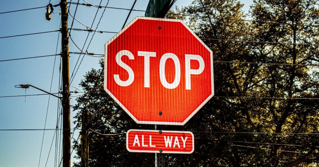 All Way Stopの看板