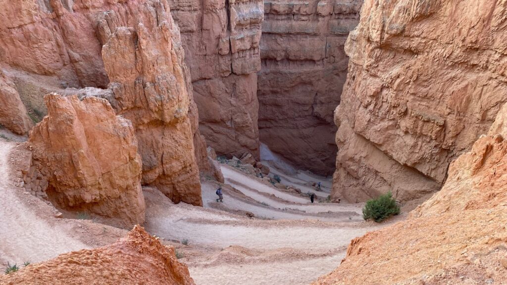 Wall Street of Navajo Loop