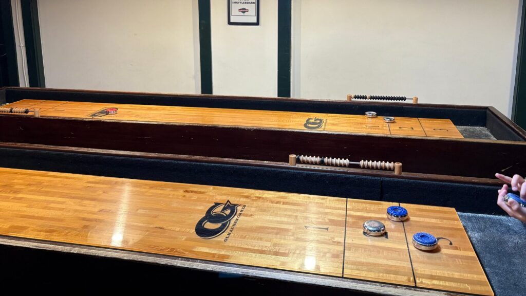 Shuffle board